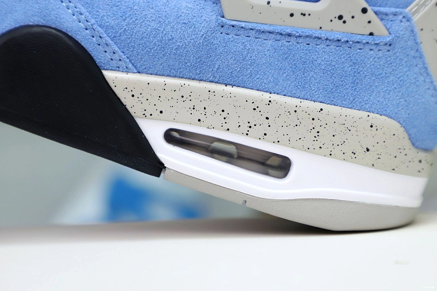 4 BLUE UNIVERSITY AIR JORDAN 0712